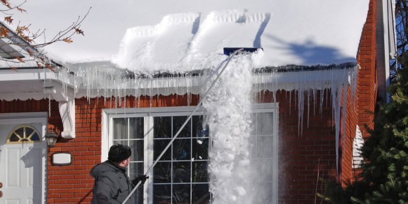Servicii de deszapezire a acoperisurilor
